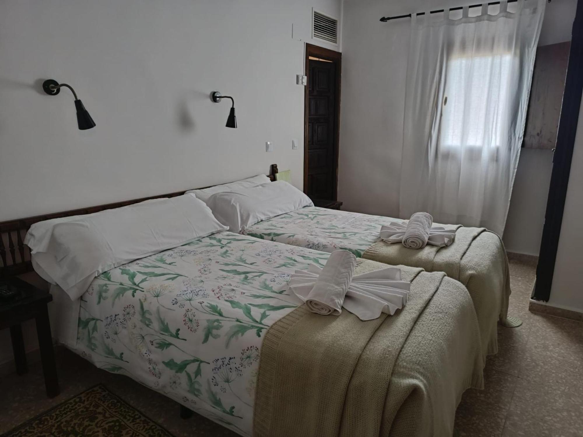 Hotel Rural Don Burguillo El Tiemblo Bagian luar foto