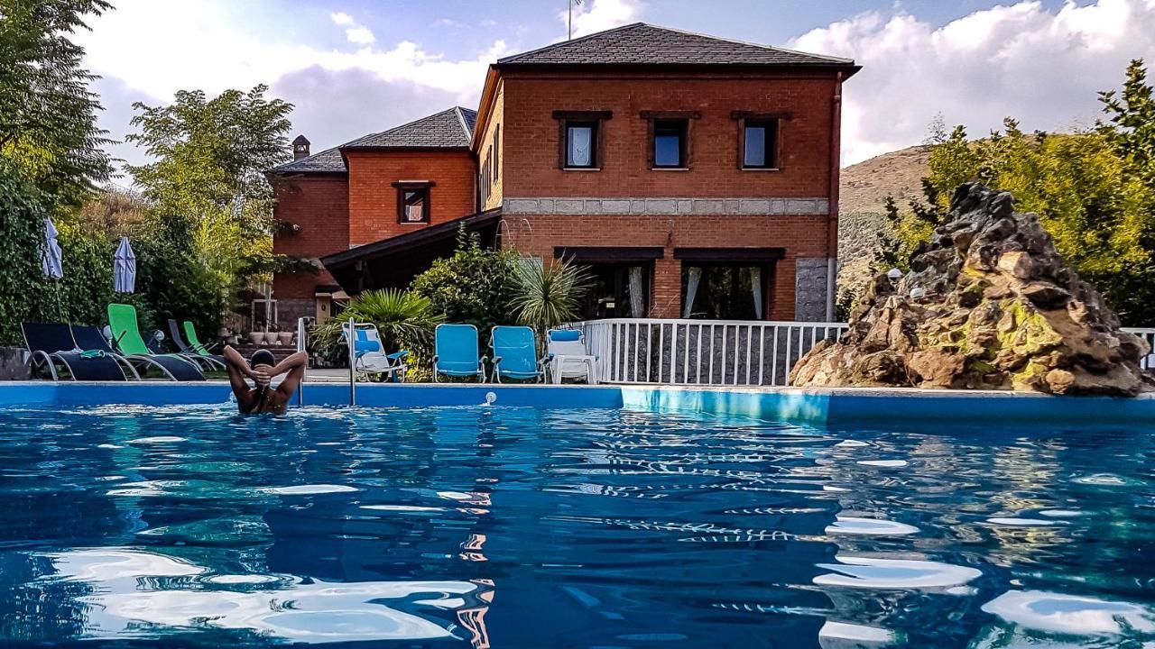 Hotel Rural Don Burguillo El Tiemblo Bagian luar foto