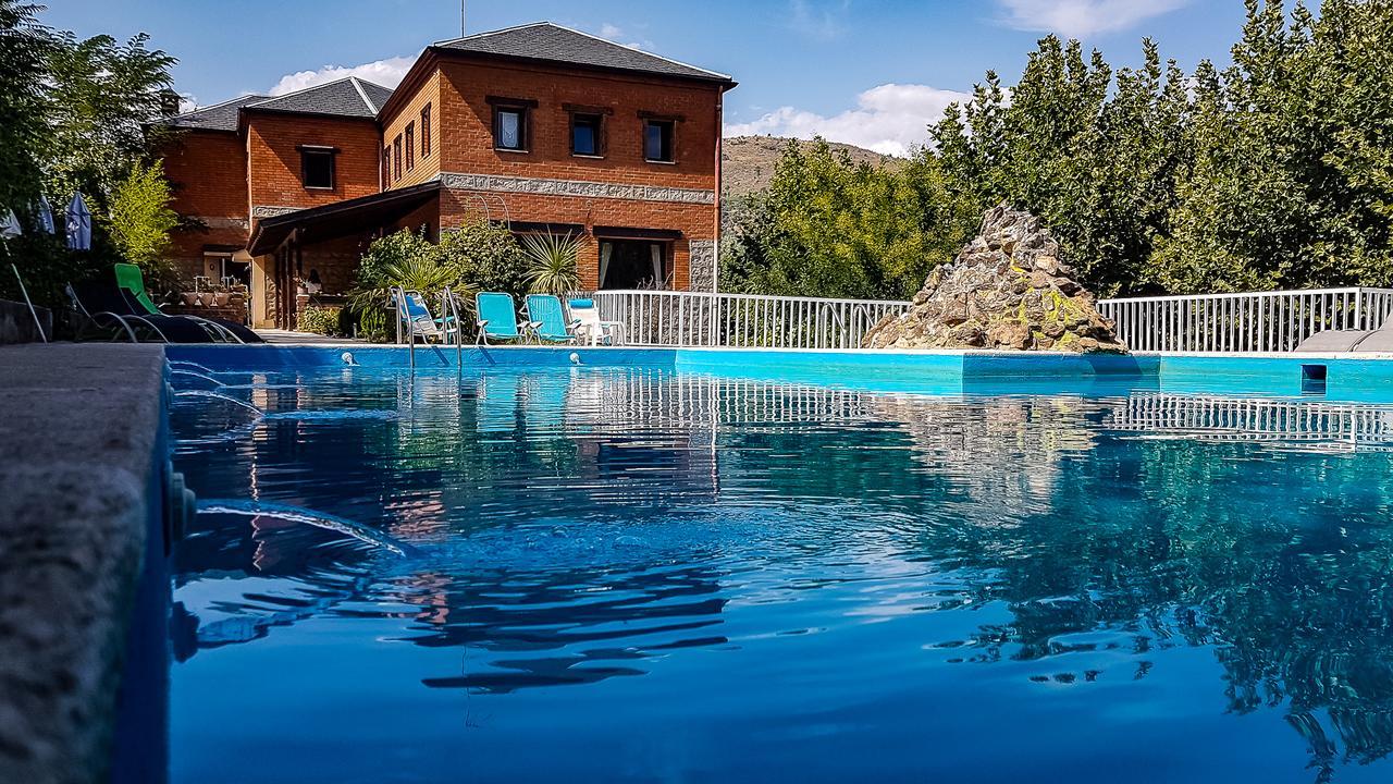 Hotel Rural Don Burguillo El Tiemblo Bagian luar foto